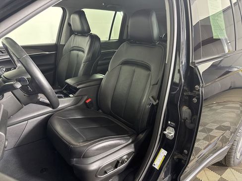 Used 2023 Jeep Grand Cherokee Limited AWD/4WD image 22