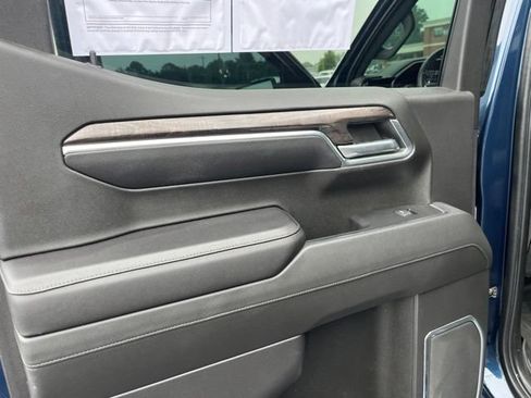 Used 2022 Chevrolet Silverado 1500 LTZ AWD/4WD image 11