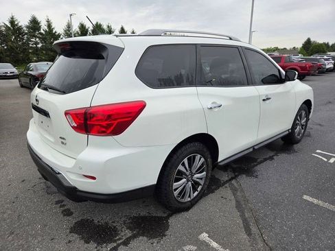 Used 2018 Nissan Pathfinder SV AWD/4WD image 18