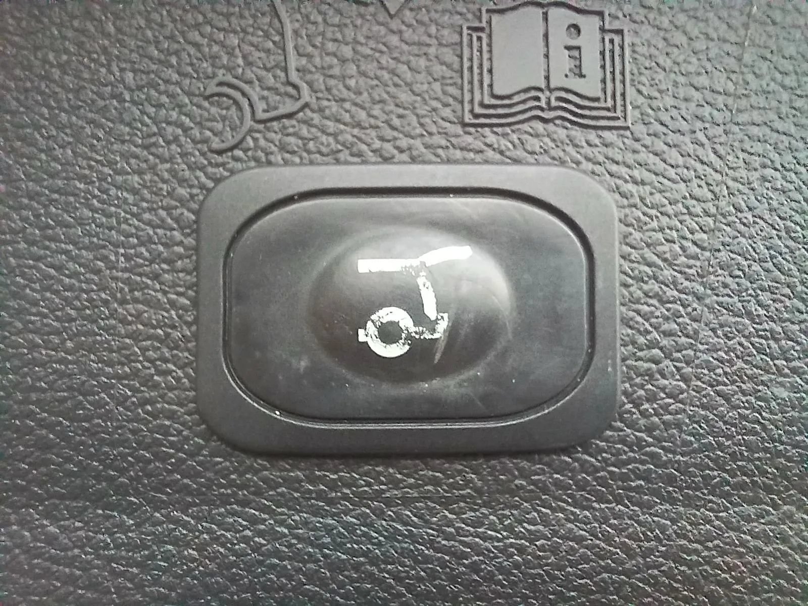 Used 2018 Ford Escape SEL FWD image 25