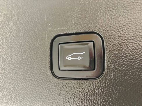 Used 2020 Buick Enclave Essence image 59