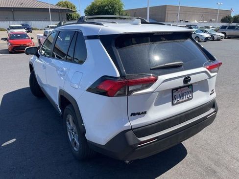 Used 2024 Toyota RAV4 LE AWD/4WD image 7
