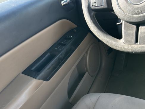 Used 2014 Jeep Patriot Sport w/ Power Value Group FWD image 19