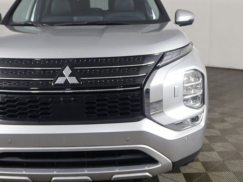 Used 2024 Mitsubishi Outlander SE Black Edition image 15