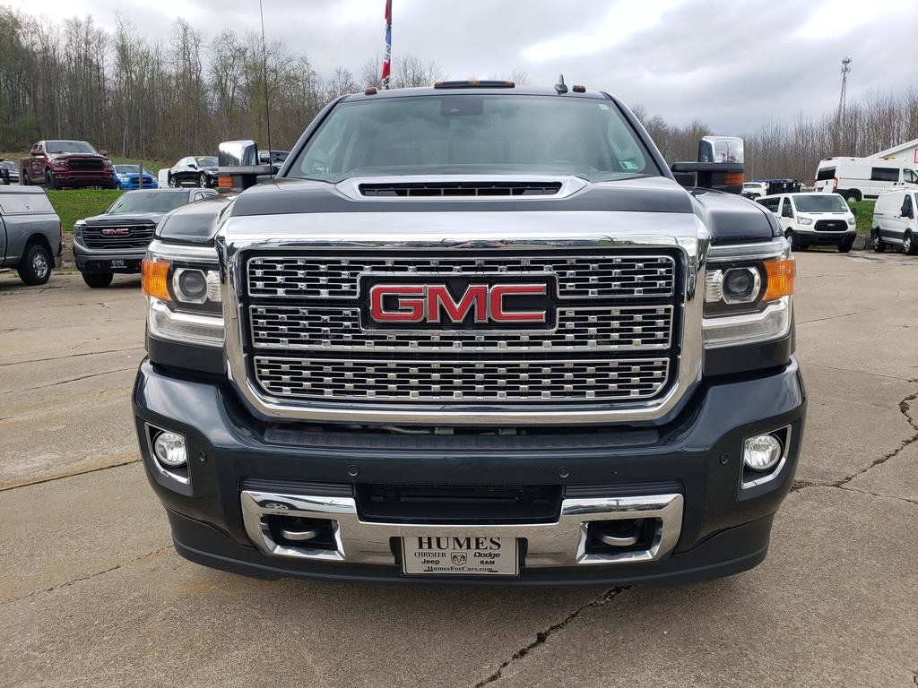 Used 2018 GMC Sierra 2500 Denali w/ Duramax Plus Package AWD/4WD image 9