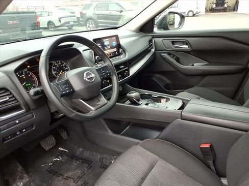 Used 2025 Nissan Rogue SV FWD image 10