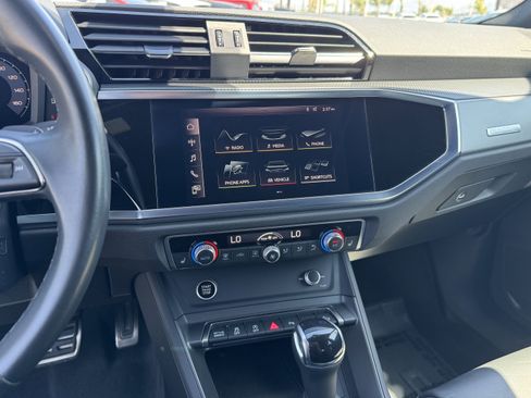 Used 2021 Audi Q3 2.0T Premium w/ Convenience Package AWD/4WD image 23