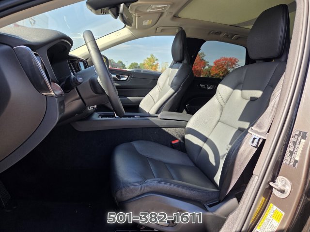 Used 2023 Volvo XC60 B5 Plus FWD image 9