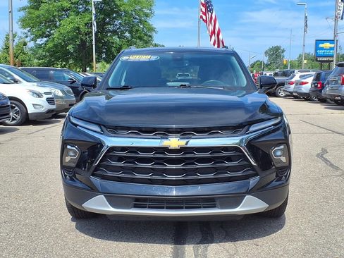 Used 2024 Chevrolet Blazer LT w/ Convenience Package FWD image 2