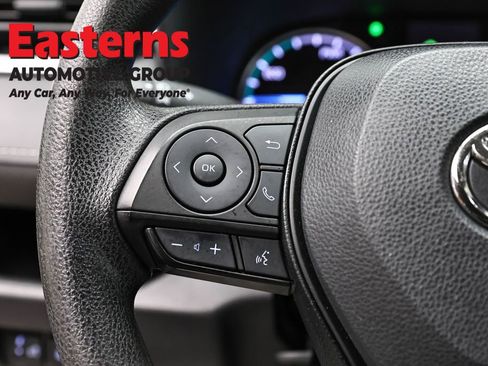 Used 2022 Toyota RAV4 LE image 15