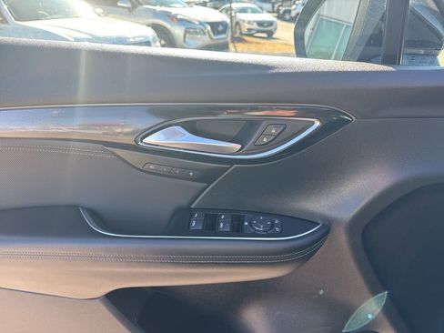 Used 2024 Buick Envision Preferred image 11