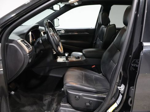 Used 2015 Jeep Grand Cherokee Overland w/ Advanced Technology Group image 12