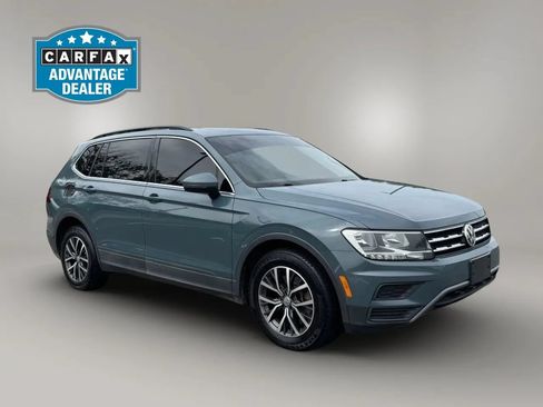 Used 2019 Volkswagen Tiguan SE w/ Panoramic Sunroof Package AWD/4WD image 3