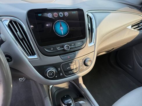 Used 2017 Chevrolet Malibu LT w/ Leather Package FWD image 20