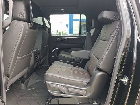 New 2026 Chevrolet Suburban High Country AWD/4WD image 5