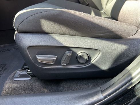 Used 2024 Toyota RAV4 XLE w/ Convenience Package image 18