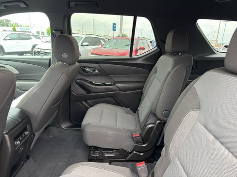 Used 2023 Chevrolet Traverse LT w/ Rear Camera Mirror Package AWD/4WD image 33