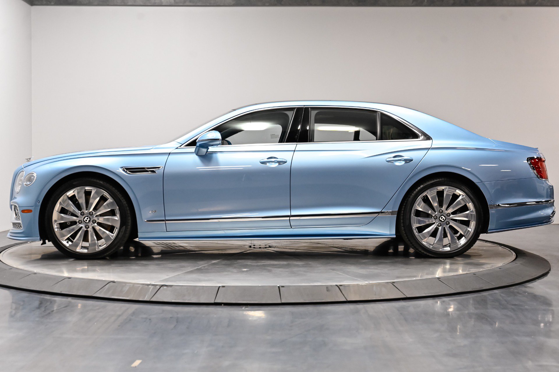 Used 2022 Bentley Flying Spur V8 AWD/4WD image 24
