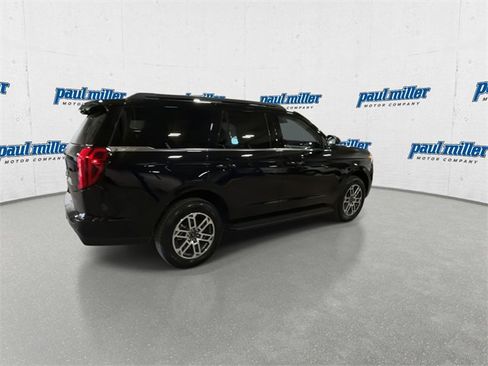 New 2025 Ford Expedition Active image 11