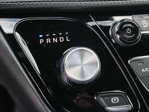 New 2027 Chrysler Pacifica Select FWD image 21