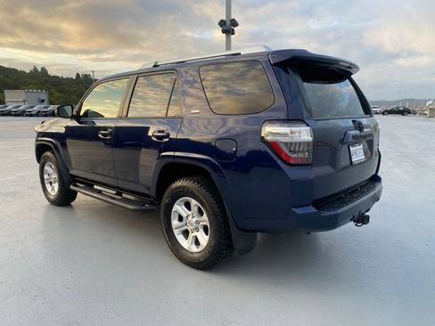 Used 2018 Toyota 4Runner SR5 Premium AWD/4WD image 6