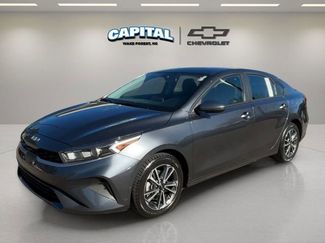 Used 2023 Kia Forte LXS video 1