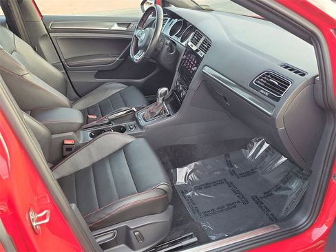 Used 2019 Volkswagen GTI SE image 15
