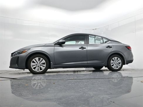 Used 2024 Nissan Sentra S image 34