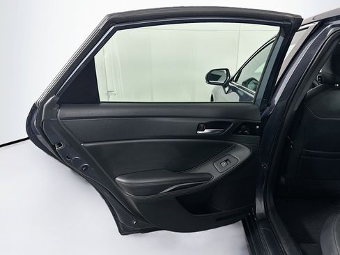 Used 2022 Toyota Avalon XLE w/ Moonroof Package image 27