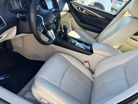 Used 2019 INFINITI Q50 Luxe w/ Essential Package (3.0T Luxe) AWD/4WD image 3