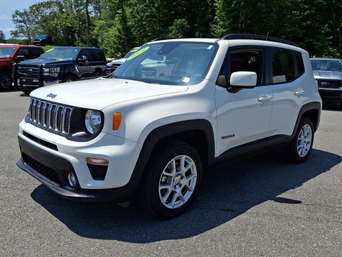 Used 2021 Jeep Renegade Latitude w/ Sun & Sound Group AWD/4WD image 3