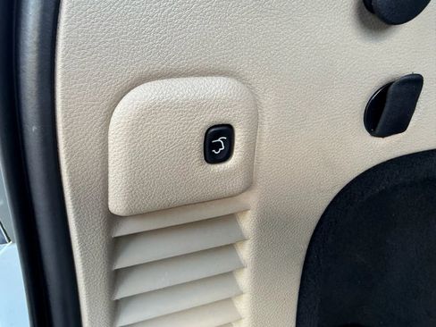 Used 2018 Jeep Grand Cherokee Limited image 33