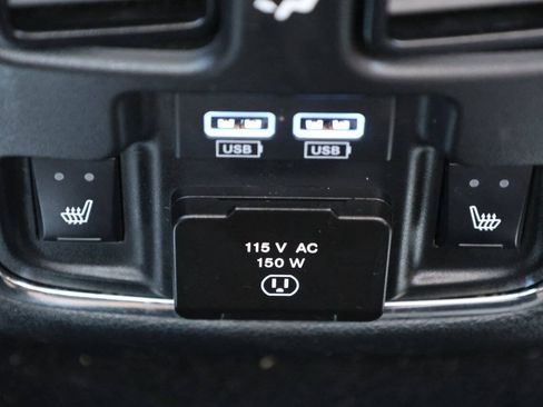 Used 2020 Jeep Grand Cherokee Overland AWD/4WD image 22