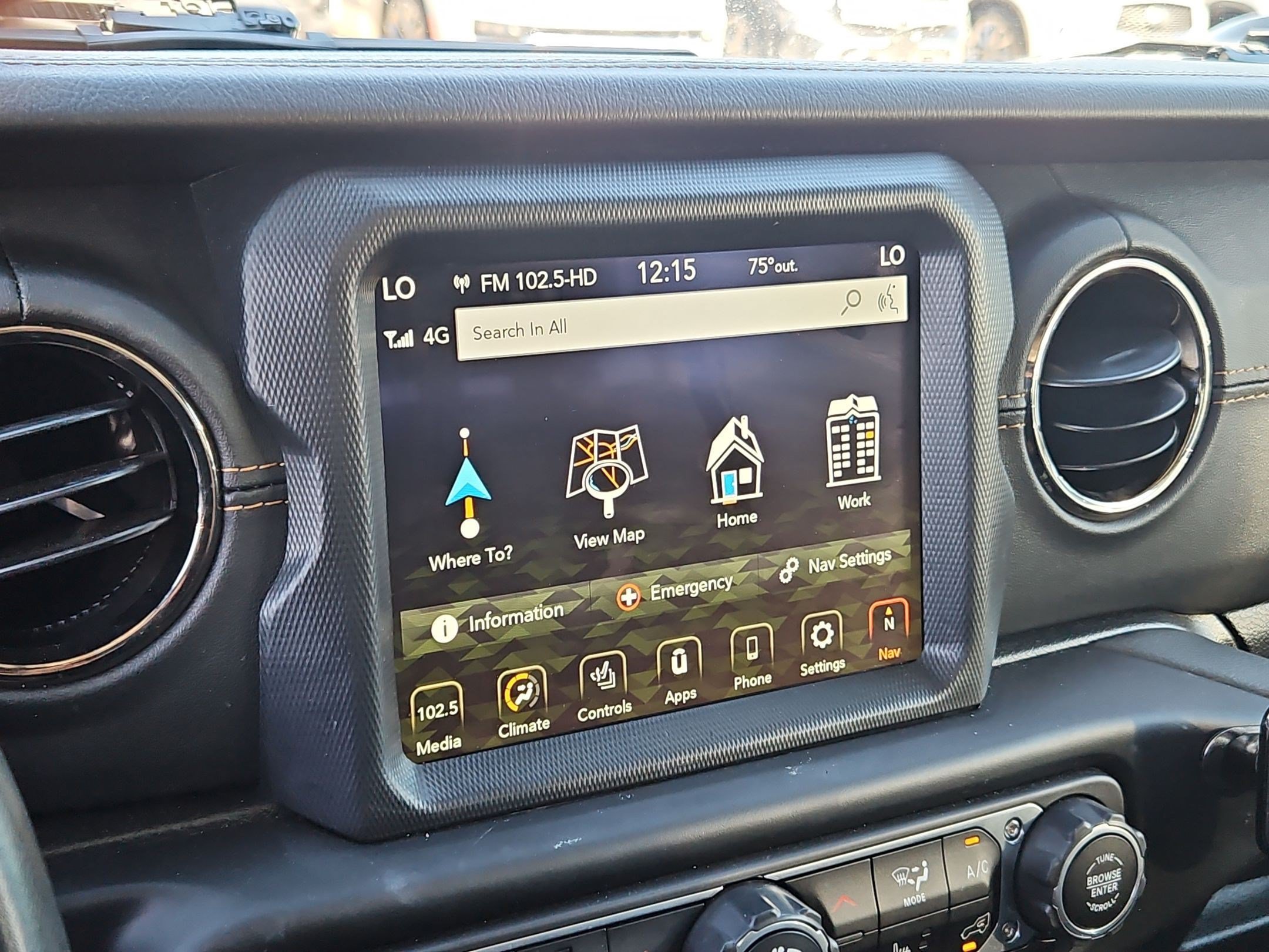 Used 2023 Jeep Wrangler Unlimited Sahara AWD/4WD image 21