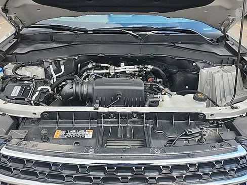 Used 2024 Ford Explorer XLT w/ Equipment Group 202A AWD/4WD image 9