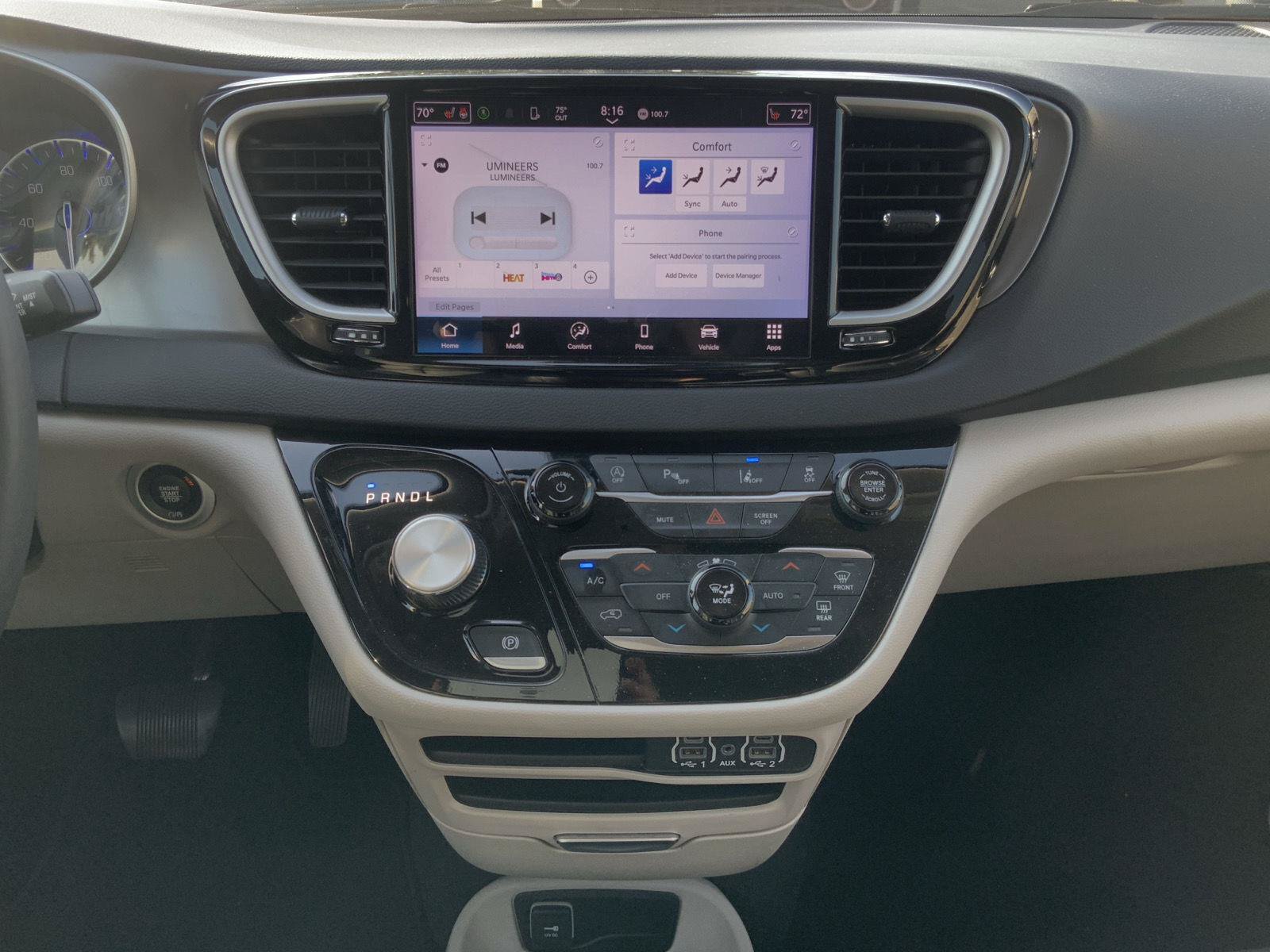 Used 2024 Chrysler Pacifica Touring-L FWD image 27