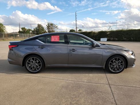 Certified 2024 Nissan Altima 2.0 SR image 4