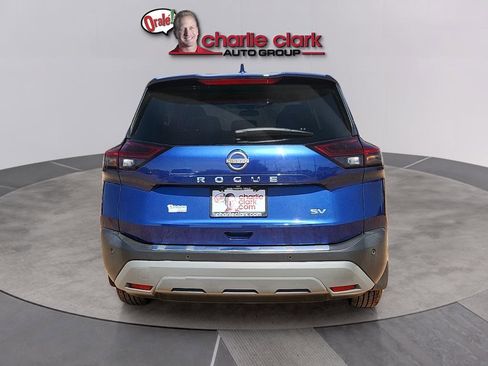 Used 2023 Nissan Rogue SV image 4