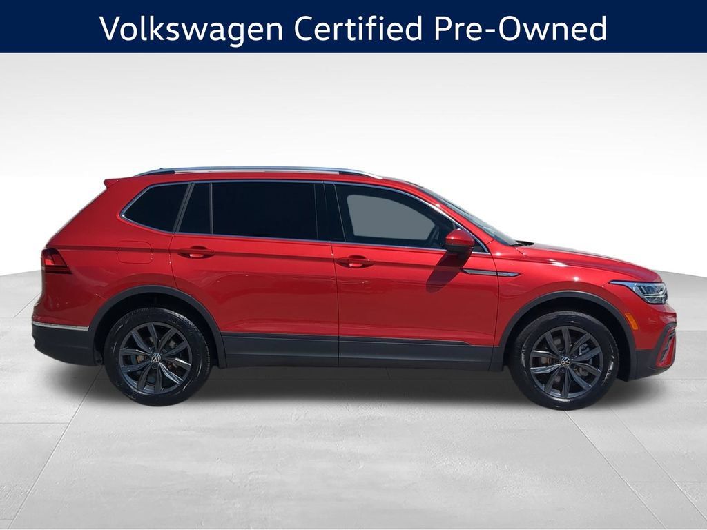 Certified 2023 Volkswagen Tiguan SE FWD image 2