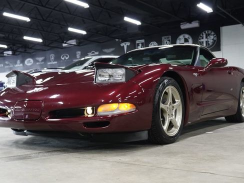 Used 2003 Chevrolet Corvette Convertible w/ Preferred Equipment Group1 RWD image 2