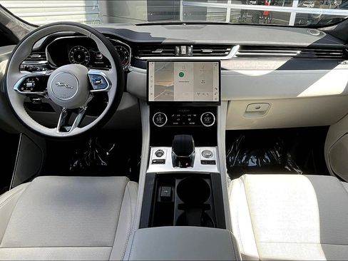 New 2026 Jaguar F-PACE R-Dynamic S image 5