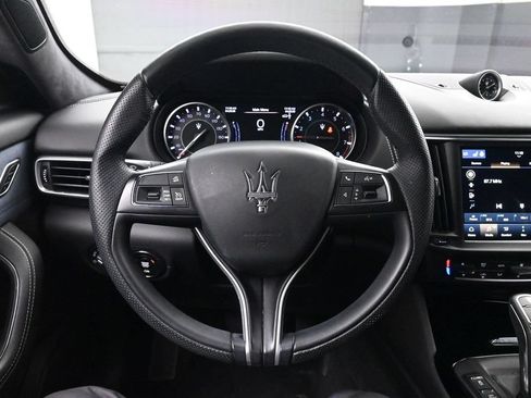 Used 2022 Maserati Levante GT AWD/4WD image 29