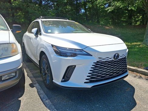 Used 2024 Lexus RX 350h w/ Kick Sensor & Tow Package AWD/4WD image 3