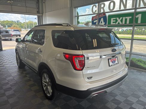 Used 2017 Ford Explorer Limited w/ Equipment Group 301A AWD/4WD image 4