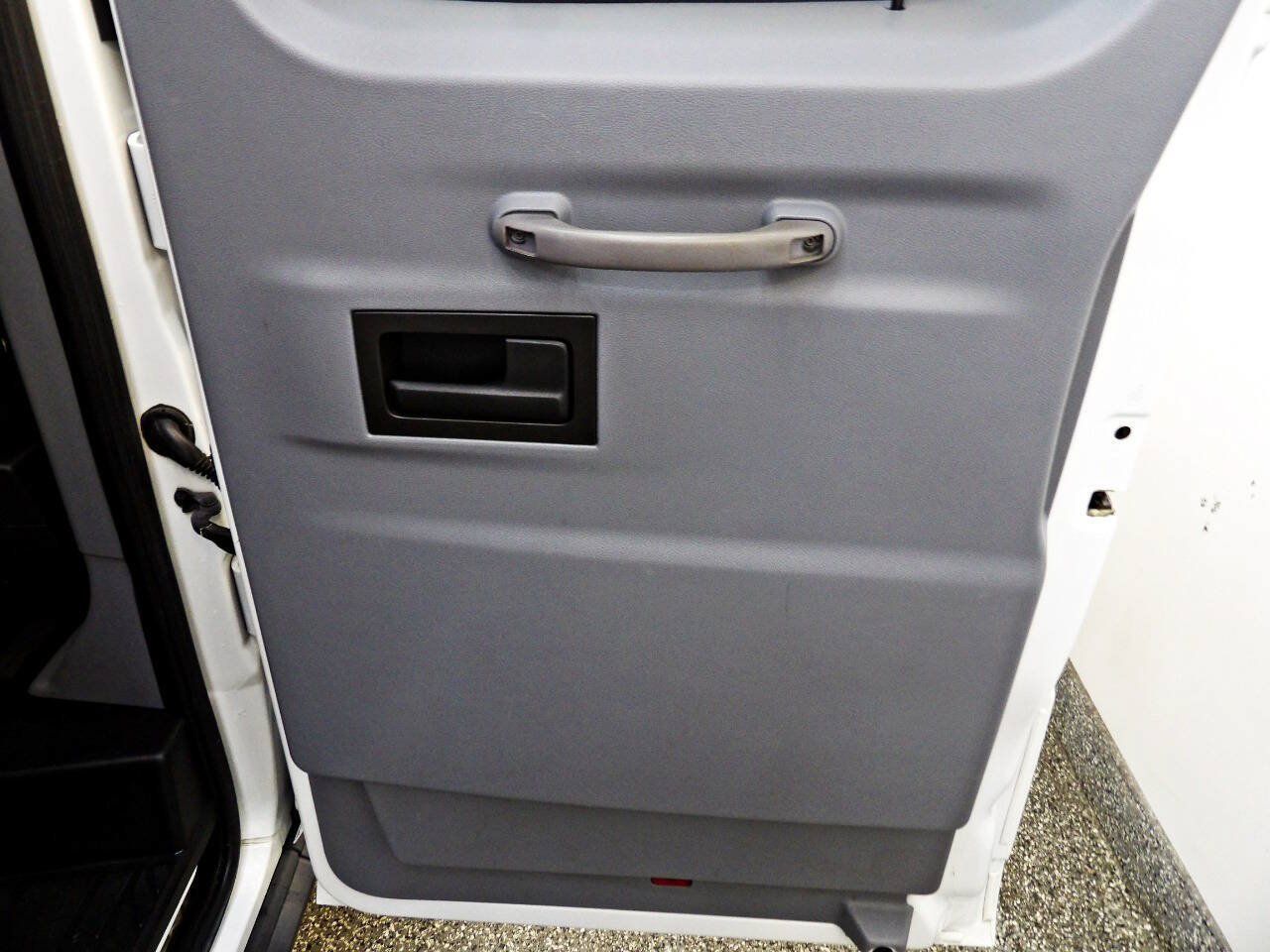 Used 2018 Ford Transit 350 XL RWD image 9