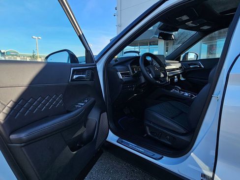 New 2025 Mitsubishi Outlander SEL Black Edition image 16