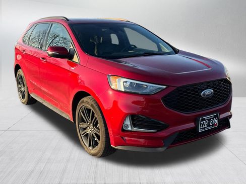 Used 2020 Ford Edge ST-Line w/ Cold Weather Package image 2