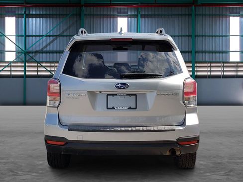 Used 2018 Subaru Forester 2.5i Premium w/ Popular Package #2A AWD/4WD image 4
