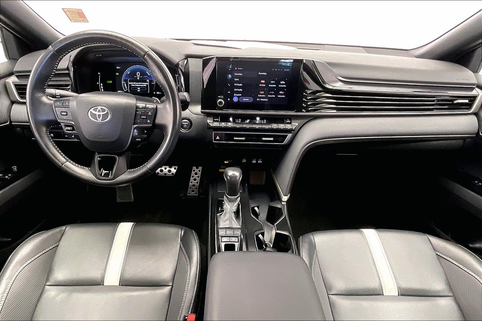 Used 2025 Toyota Camry SE FWD image 15