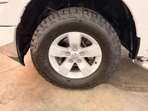 Used 2022 RAM 1500 Classic SLT w/ Electronics Group image 14